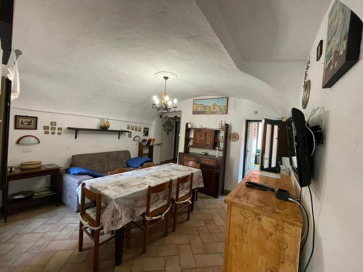 Casa Vacanza Pegrini Nel Centro Storico Di Gavi Zewnętrze zdjęcie